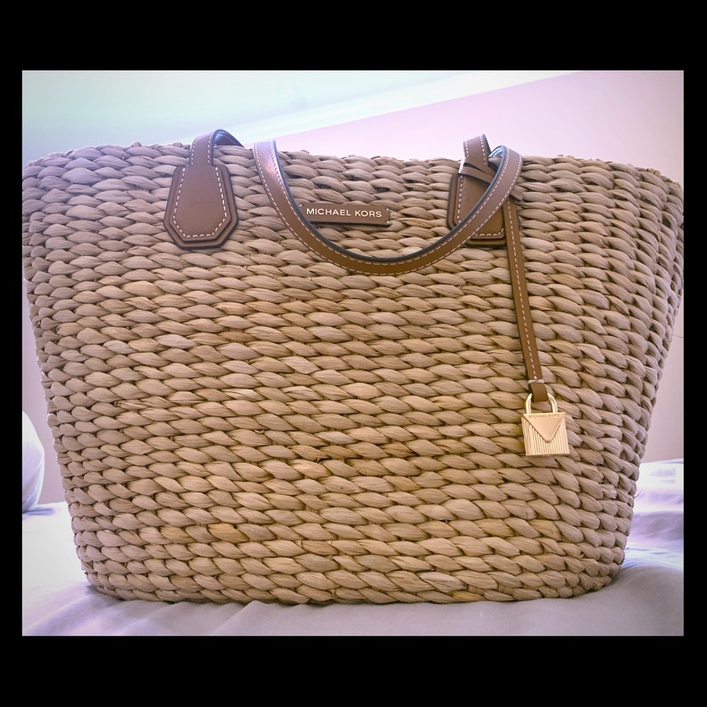 Michae Kors Malibu LG Trapezoid Tote NWT